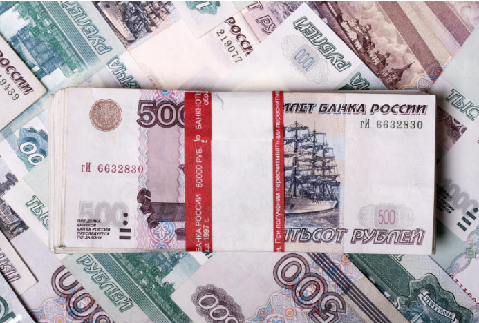 На купюрах 200 и 2000 рублей появится государственный герб