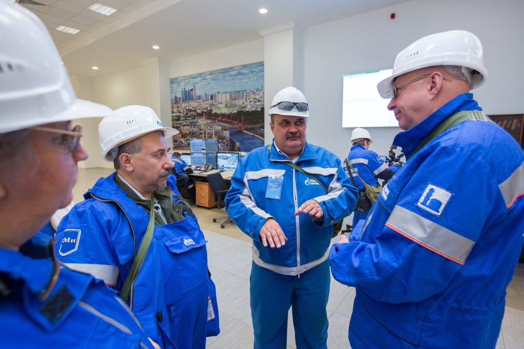 Ведущие эксперты в области экологии посетили Московский нефтеперерабатывающий завод. Фото: источник