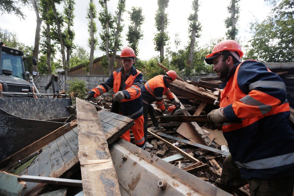 Около 200 тысяч рублей выплатили владельцам снесенных гаражей в Москворечье-Сабурове