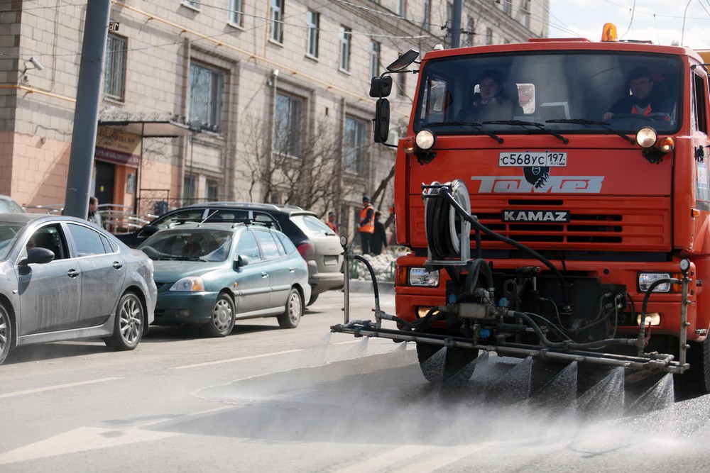 Для уборки улиц восточного Бирюлева подготовили 48 единиц техники