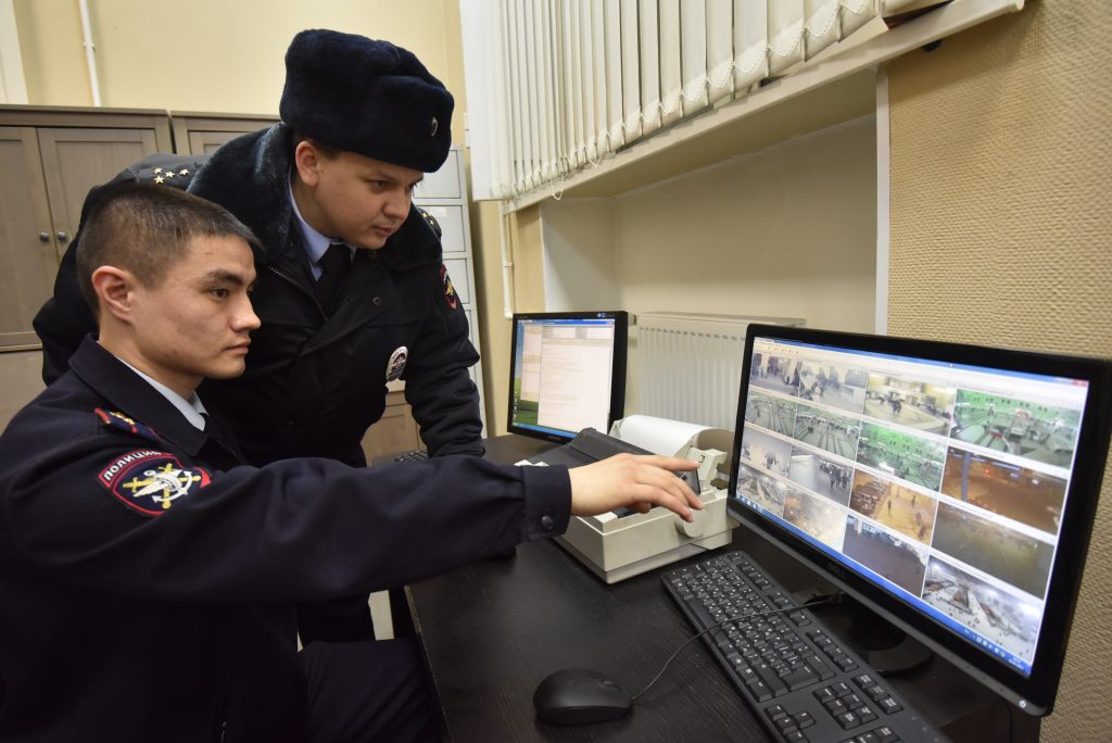 Трое в масках ограбили на дороге водителя, объявлен розыск