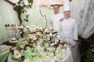 Расписывать кофейную пенку и работать с сахарной мастикой научат в колледже "Царицыно". Фото: "Вечерняя Москва" Расписывать кофейную пенку и работать с сахарной мастикой научат в колледже "Царицыно". Фото: "Вечерняя Москва"