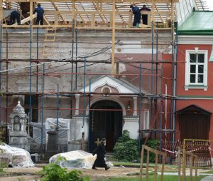 Главный купол церкви Святителя Николая Мирликийского установят в ноябре. Фото: "Вечерняя Москва"