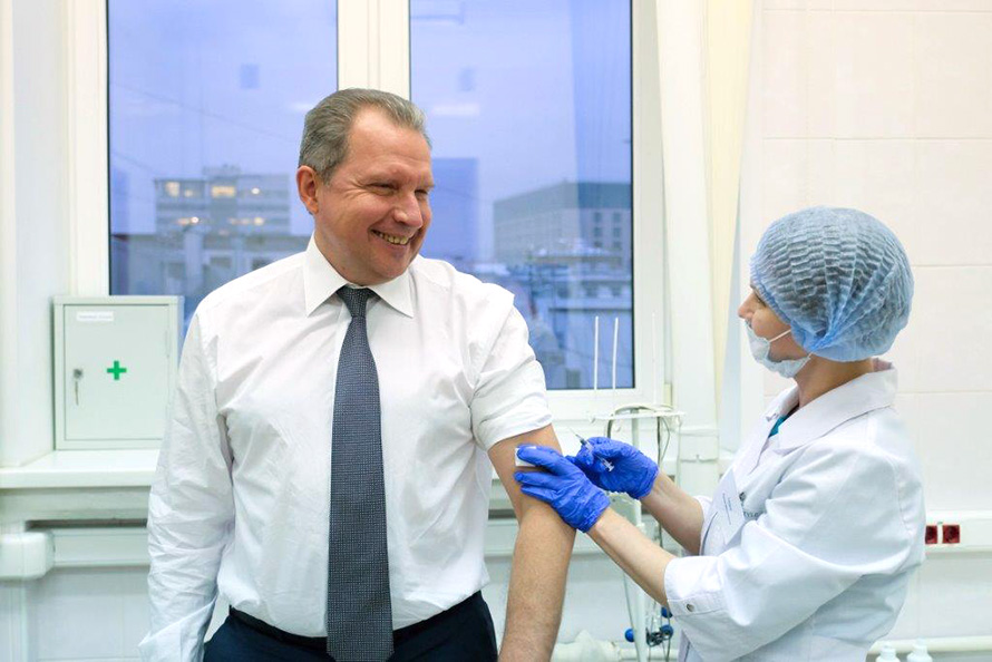 Жителей Москвы уведомят о ближайших пунктах вакцинации у метро
