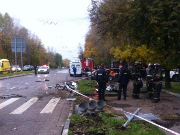 В результате ДТП на остановке в ВАО погибли два человека