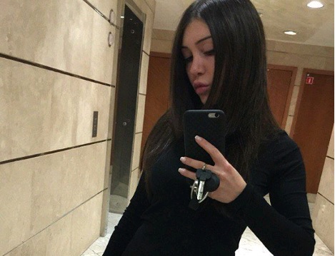 Московская «гонщица» Мара Багдасарян приступает к обязанностям дворника