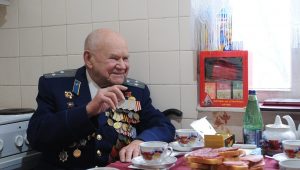 15 ноября 2016 года. Ветеран Великой Отечественной войны Григорий Ермолаев 15 ноября 2016 года. Ветеран Великой Отечественной войны Григорий Ермолаев