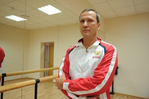 Григорий Ковешников — тренер высшей категории, международный инструктор, президент Московской федерации тхэквондо (ITF), обладатель черного пояса, 6 дан, по тхэквондо (ITF), президент Федерации тхэквондо «ЮГ», чемпион Москвы. 1996 год — бронзовый призер чемпионата России в командном спарринге, 2009 год — бронзовый призер чемпионата Европы среди ветеранов. Подготовил чемпионов Москвы, России, Европы, мира