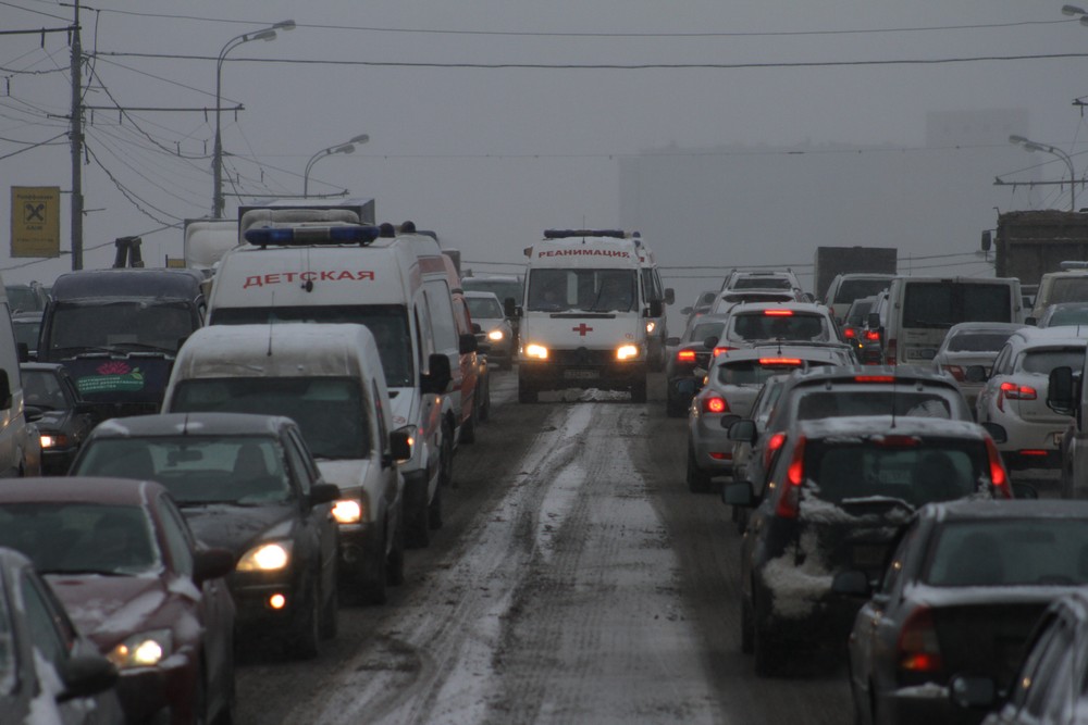 Общественный транспорт из-за погодных условий работает в усиленном режиме