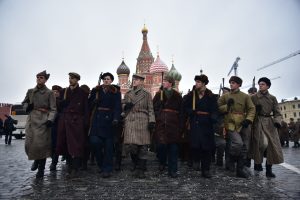 Москвичи онлайн следили за реконструкцией парада 1941 года на Красной площади. Фото: архив, "Вечерняя Москва" Москвичи онлайн следили за реконструкцией парада 1941 года на Красной площади. Фото: архив, "Вечерняя Москва"