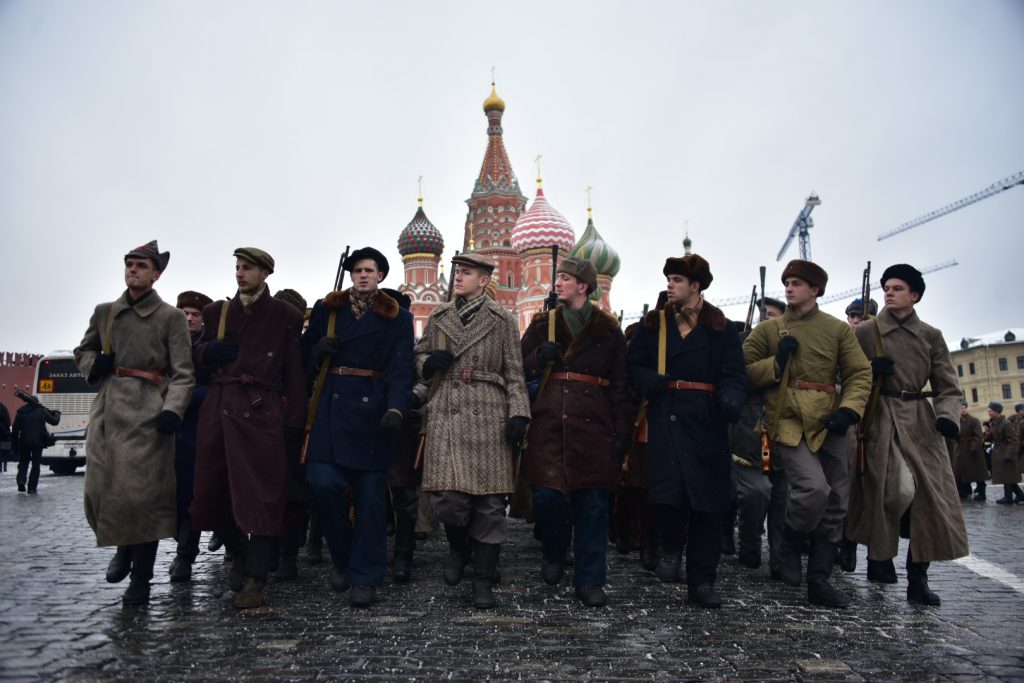 Москвичи онлайн следили за реконструкцией парада 1941 года на Красной площади