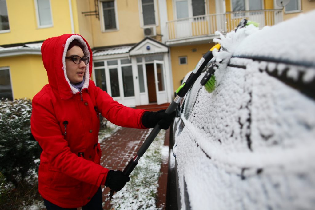 В среду Москву ожидает снег и гололед