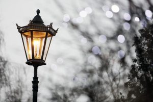 По просьбе местных жителей на Кировоградской улице восстановили освещение