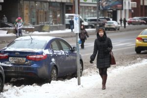 Властям столицы рекомендовано поднять тариф на парковки до 230 рублей.  Фото: "Вечерняя Москва"