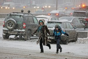Пешеходы в неположенном месте. Фото: «Вечерняя Москва»