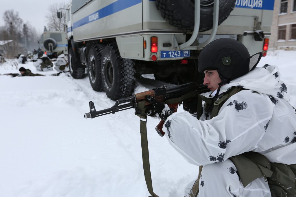 Спецназ Москвы «накрыл» адреса с 25 подозреваемыми в экстремизме
