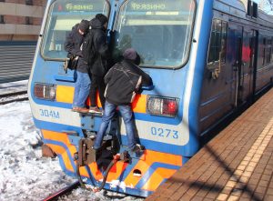 Штраф за ребенка-зацепера в Москве достигнет пяти тысяч рублей