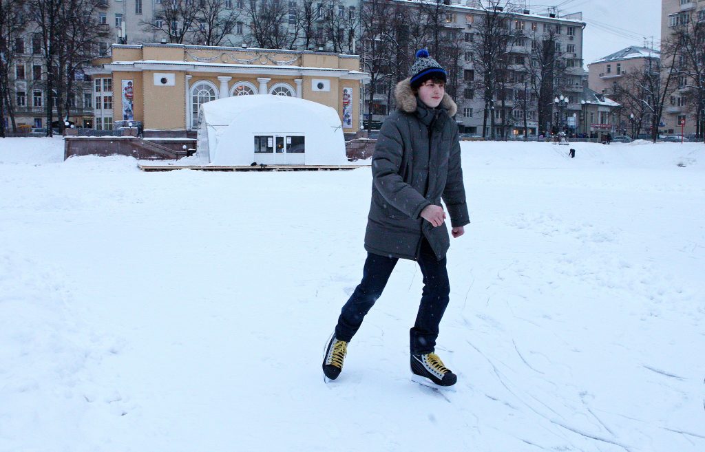 Каток из «Анны Карениной» вернут на Патриаршие пруды в центре Москвы