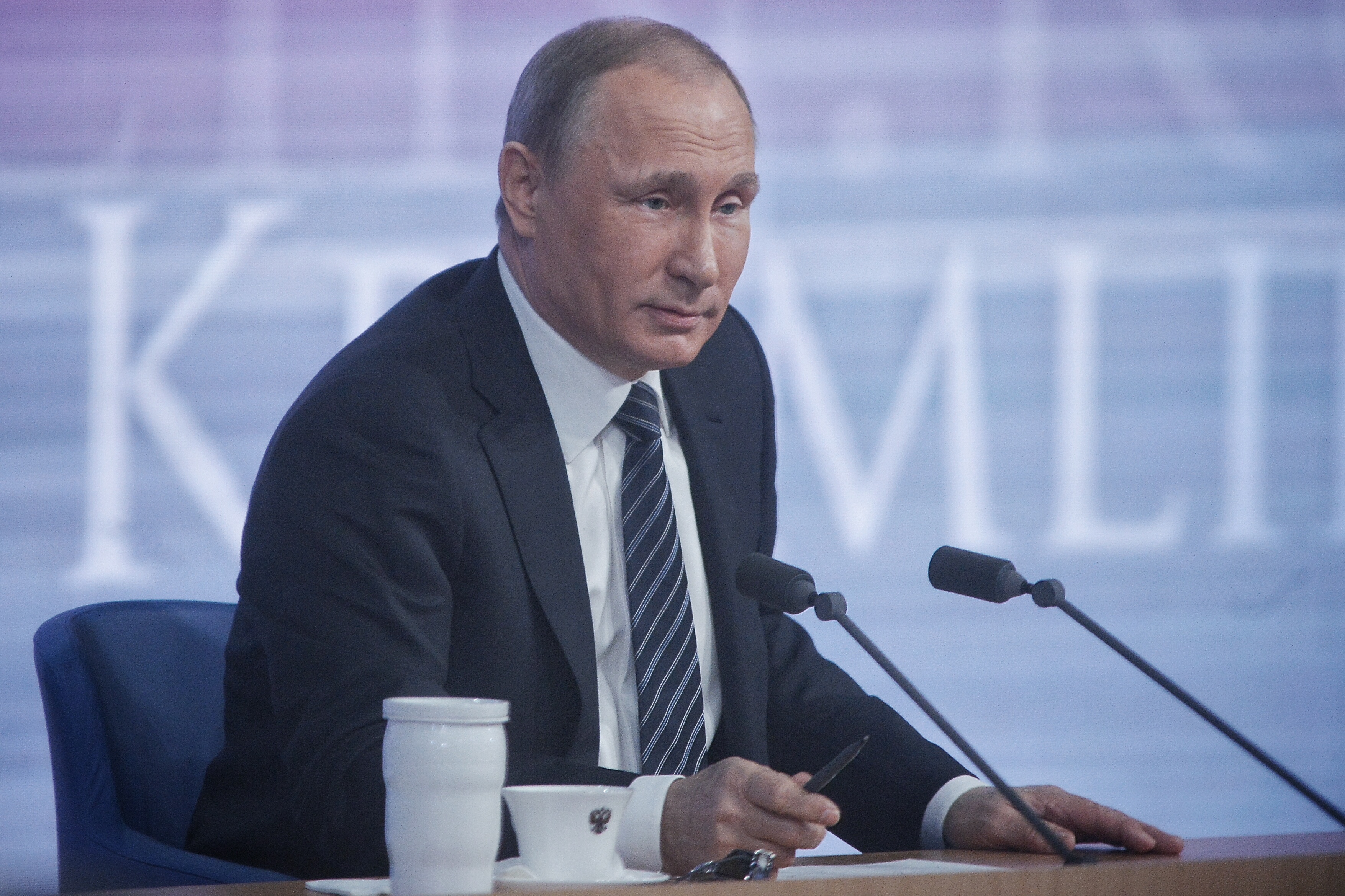 Владимир Путин заявил о возможном росте экономики в 2016 году