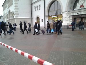 На эвакуированных вокзалах в центре Москвы не нашли взрывных устройств