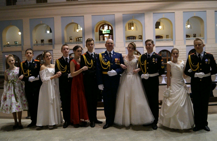 Кадеты школы №879 приняли участие в Международном Кремлевском кадетском бале