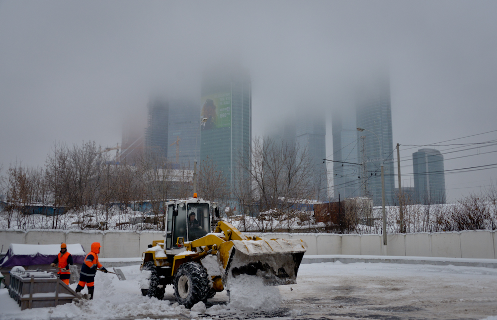 МЧС: в Москве ожидаются туман и повышенная аварийность