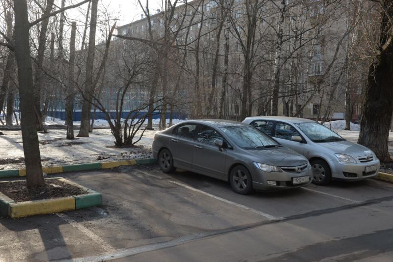 Москвичи получили резидентные разрешения на новых платных автостоянках