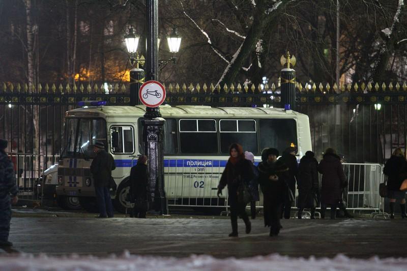 Мужчина в центре Москвы избил беременную женщину