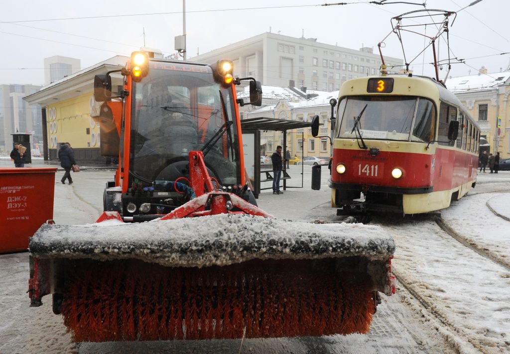 Десять тысяч единиц техники брошены на расчистку Москвы от снега