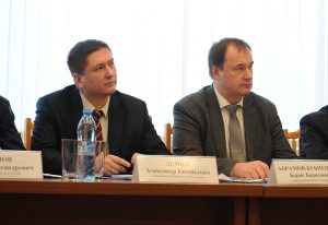 25 января 2017 года. Исполняющий обязанности главы управы района Чертаново Северное Александр Демин и депутат Борис Абрамов-Бубненков (слева направо) на заседании Совета депутатов муниципального округа Чертаново Северное