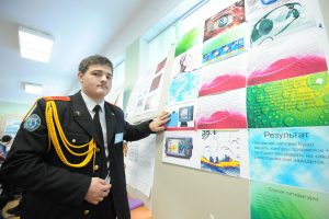 3 февраля 2017 года. Михаил Капитонов надеется, что его проект поможет вернуть зрение бабушке. Фото: Пелагия Замятина 3 февраля 2017 года. Михаил Капитонов надеется, что его проект поможет вернуть зрение бабушке. Фото: Пелагия Замятина