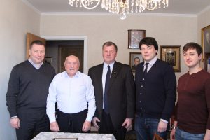 Герой России, Ветеран Великой отечественной войны отметил столетний юбилей. Фото: пресс-служба партии "Единая Россия" Герой России, Ветеран Великой отечественной войны отметил столетний юбилей. Фото: пресс-служба партии "Единая Россия"