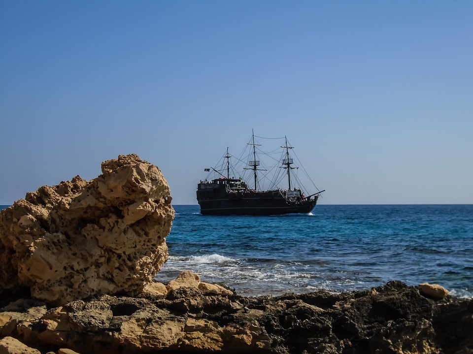 МИД подтверждает информацию о захвате россиян в плен пиратами Нигерии