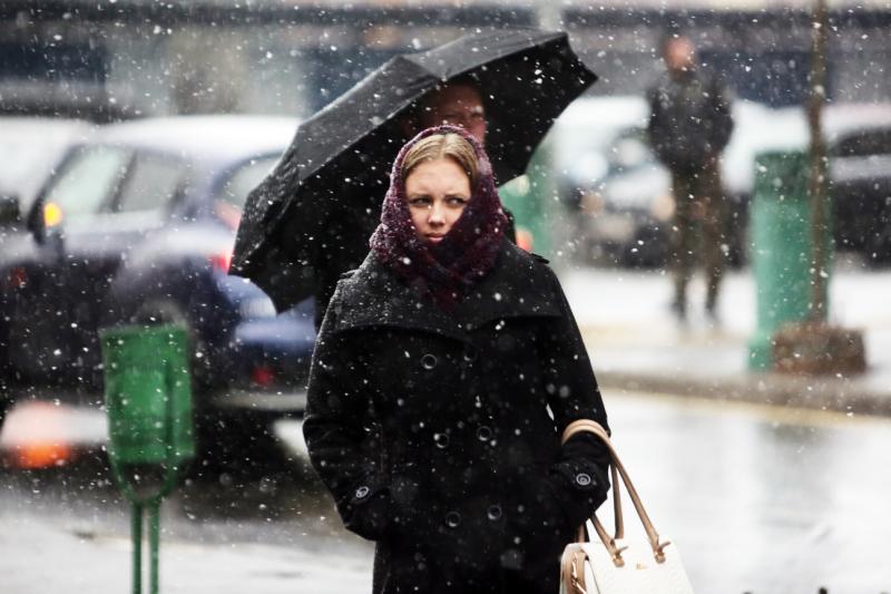 Москвичей во вторник ожидает мокрый снег