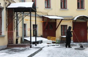 По просьбам жителей в Москворечье-Сабурове убрали двор. Фото: Наталья Нечаева По просьбам жителей в Москворечье-Сабурове убрали двор. Фото: Наталья Нечаева