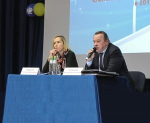 Префект Алексей Челышев на встрече с жителями округа. Фото: Пелагия Замятина, "Вечерняя Москва"