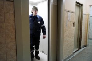 Два дома на Булатниковской улице получат новые лифты. Фото: архив, "Вечерняя Москва" Два дома на Булатниковской улице получат новые лифты. Фото: архив, "Вечерняя Москва"