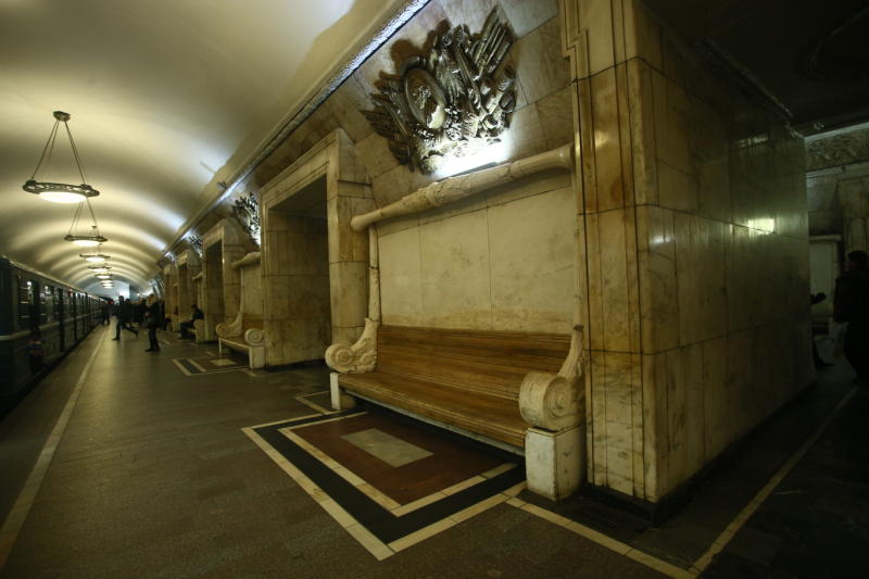 Декор станции метро «Новокузнецкая» отреставрируют