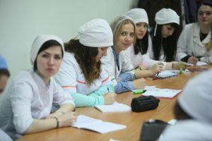 Студенты медицинского колледжа №5 подарили детям подарки. Фото: архив "Вечерняя Москва" Студенты медицинского колледжа №5 подарили детям подарки. Фото: архив "Вечерняя Москва"