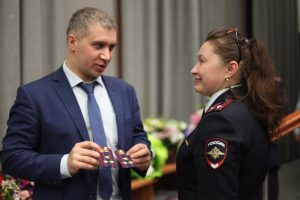 Подполковник Галина Белошенко была удостоена звания полковника. Фото: пресс-служба УВД по ЮАО Подполковник Галина Белошенко была удостоена звания полковника. Фото: пресс-служба УВД по ЮАО