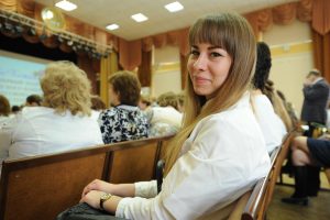 12 апреля 2017 года. Медсестра челюстно-лицевого госпиталя для ветеранов войн Елена Афанасьева в прошлом году заняла третье место в номинации «Лучшая медицинская сестра стационара». Фото: Пелагия Замятина 12 апреля 2017 года. Медсестра челюстно-лицевого госпиталя для ветеранов войн Елена Афанасьева в прошлом году заняла третье место в номинации «Лучшая медицинская сестра стационара». Фото: Пелагия Замятина