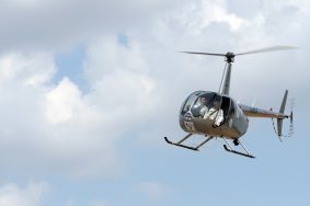 Вертолет эвакуировал раненую женщину после ДТП на МКАД