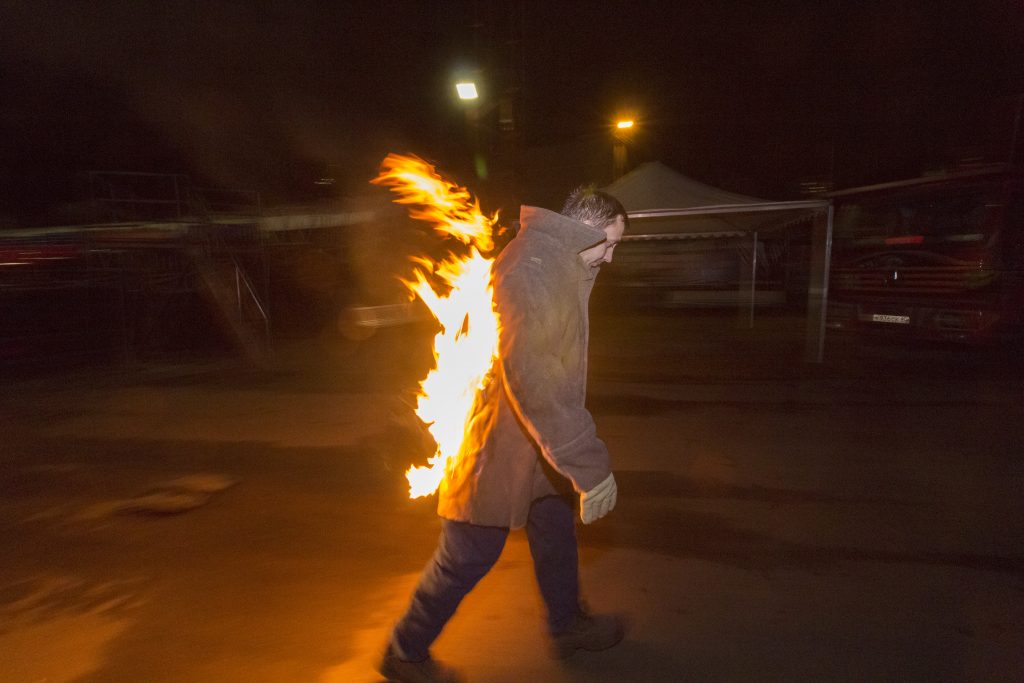 За поджог мужчины на юге Москвы задержали двоих злоумышленников