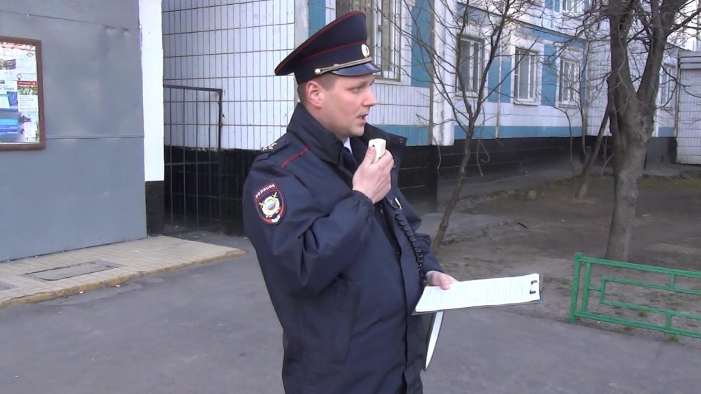Жители района Чертаново Южное приняли участие в отчете участкового уполномоченного полиции Ильи Самодурова