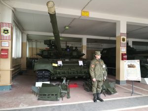 Настоящий танк в части Мосрентгена. Фото предоставлено Царицынским военкоматом