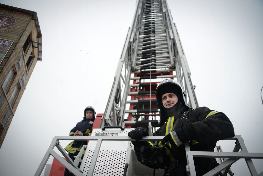 Пятеро человек спасено из пожара на юго-западе Москвы