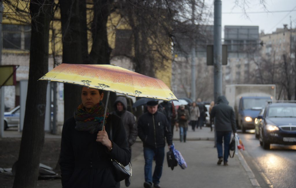 На выходных в Москве упадет температура