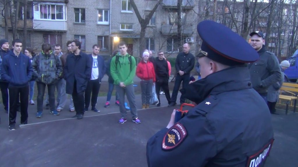 Майор полиции Леонид Голубев отчитался перед населением района Москворечье-Сабурово