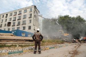 Законопроект о реновации жилья принят Госдумой в первом чтении. Фото: Антон Гердо