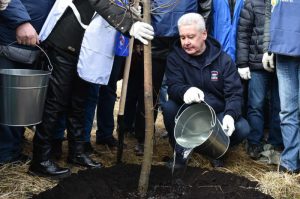 Мэр Москвы Сергей Собянин принял участие в традиционном весеннем субботнике